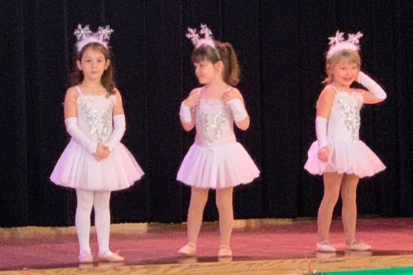 Tip Tap Toe Beginners Christmas recital ballet